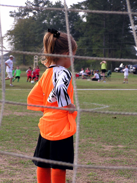 Fichier:450px-Soccer girl.jpg